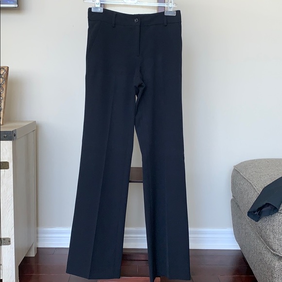 Woman’s navy blue business suit by Femme - Picture 2 of 3